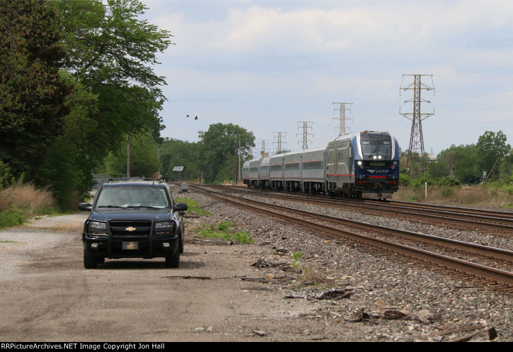 IDTX 4613 rolls east quickly with 352